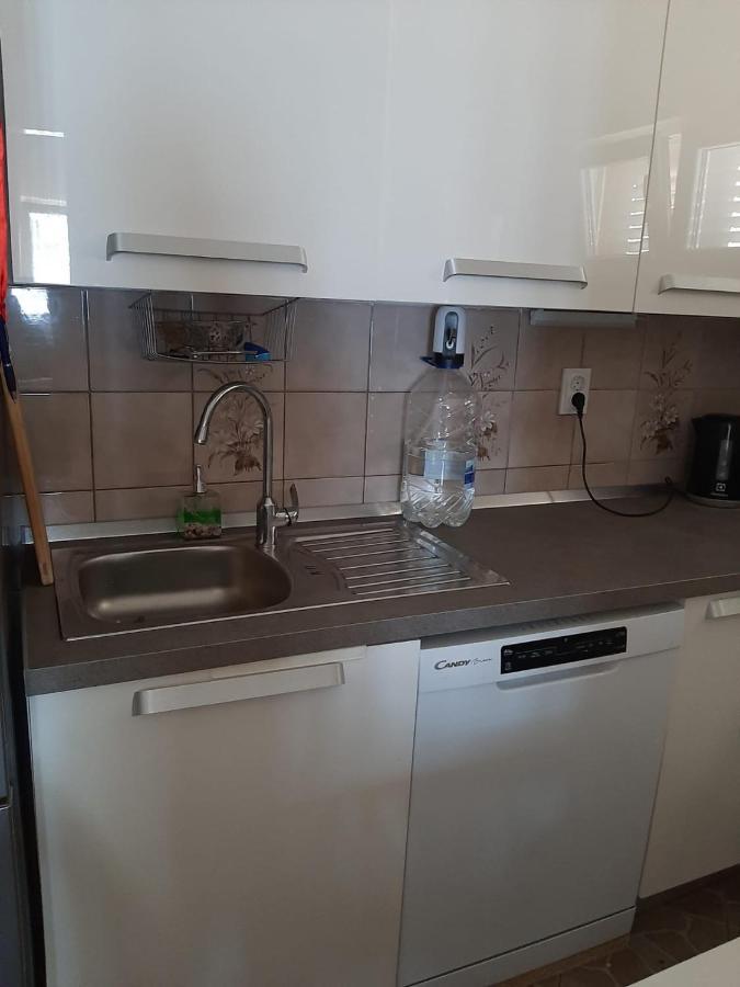 Kuca Za Odmor Coccoli Apartment Karlobag Bagian luar foto