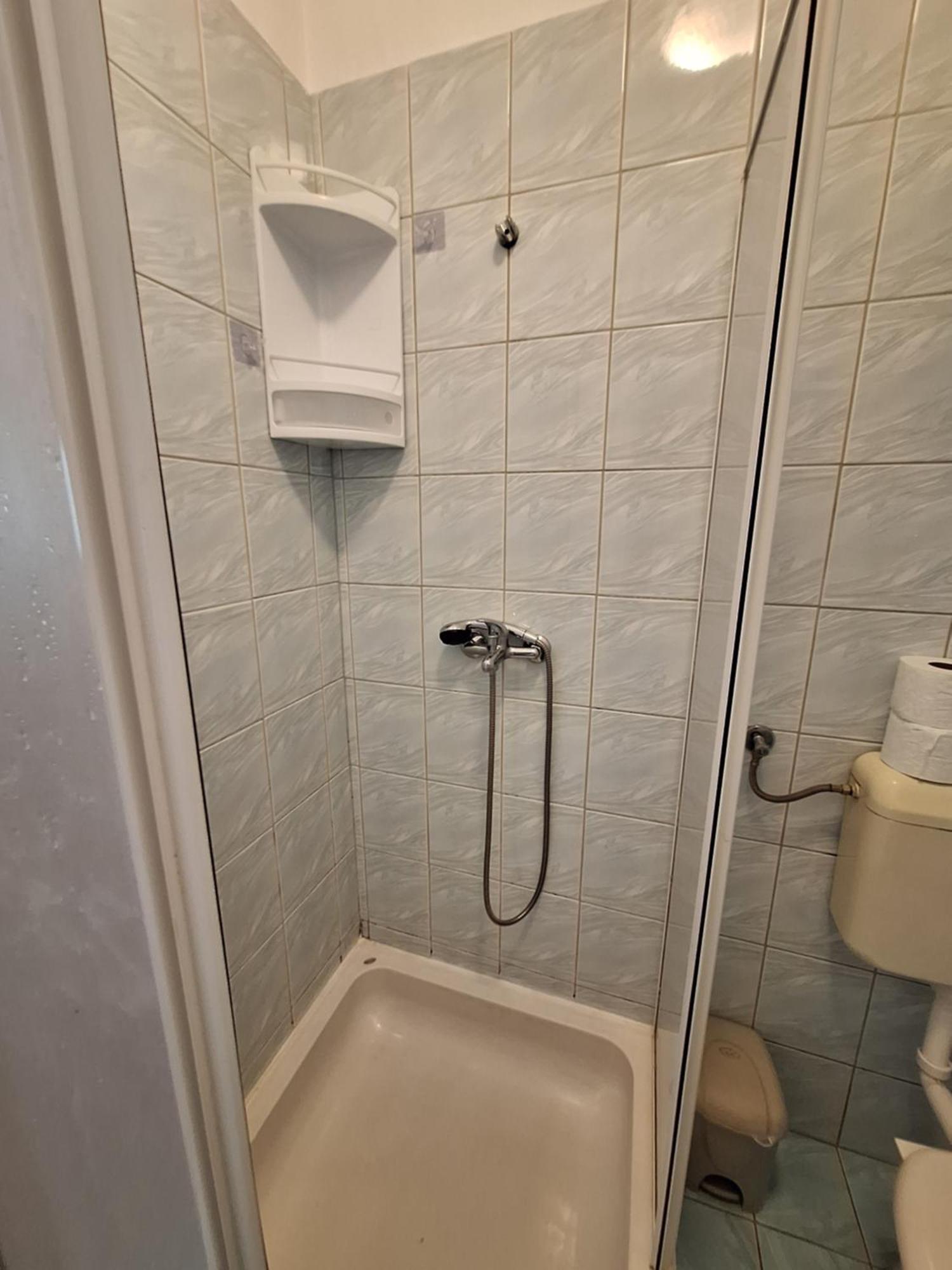 Kuca Za Odmor Coccoli Apartment Karlobag Bagian luar foto