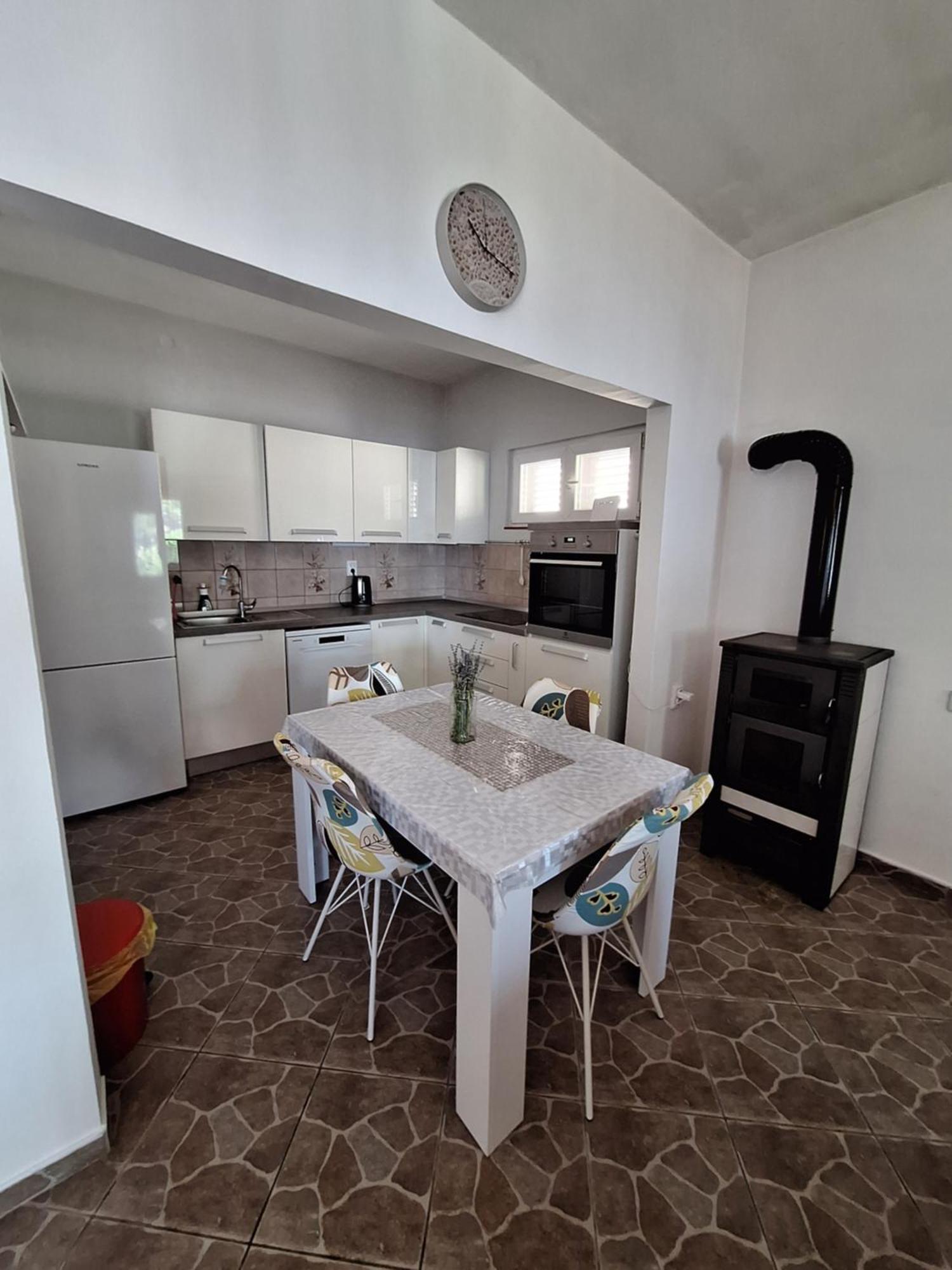 Kuca Za Odmor Coccoli Apartment Karlobag Bagian luar foto