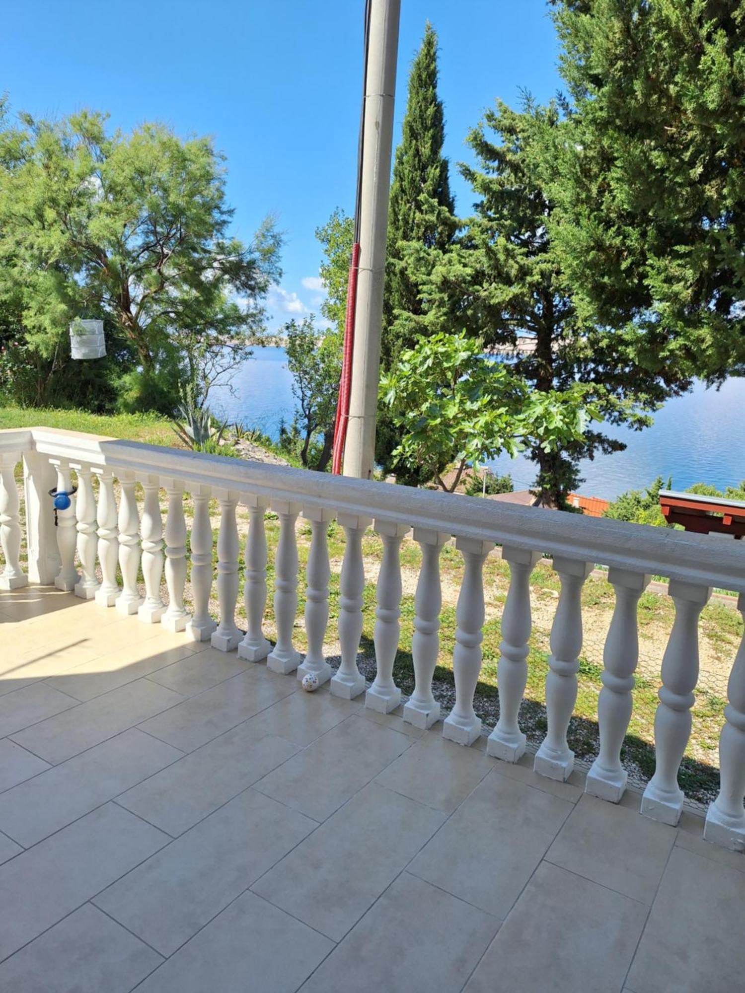 Kuca Za Odmor Coccoli Apartment Karlobag Bagian luar foto
