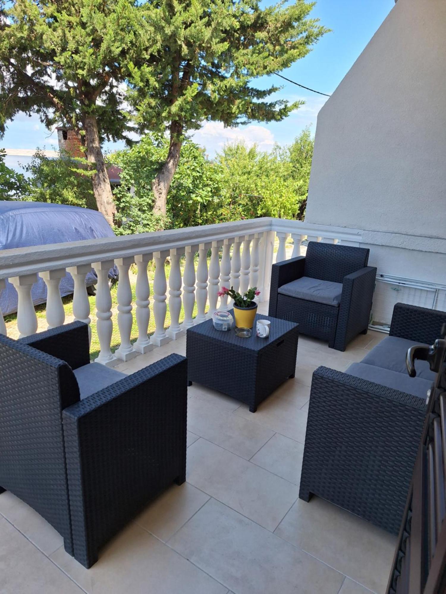 Kuca Za Odmor Coccoli Apartment Karlobag Bagian luar foto